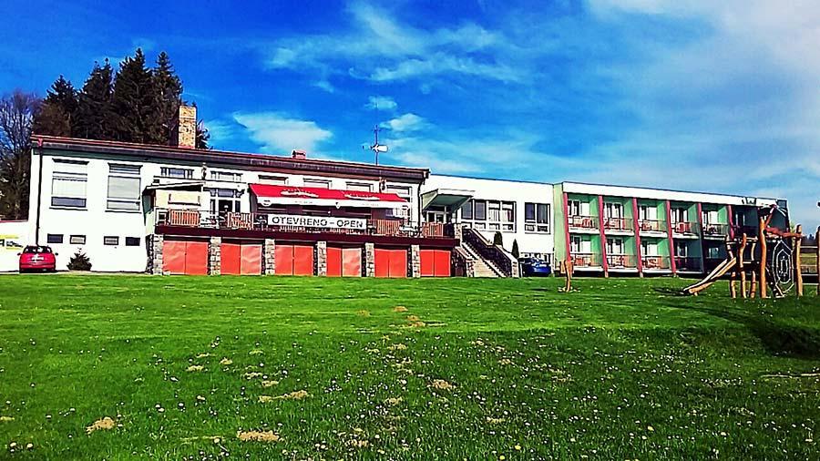 Hotel Racek Černá v Pošumaví Exterior foto